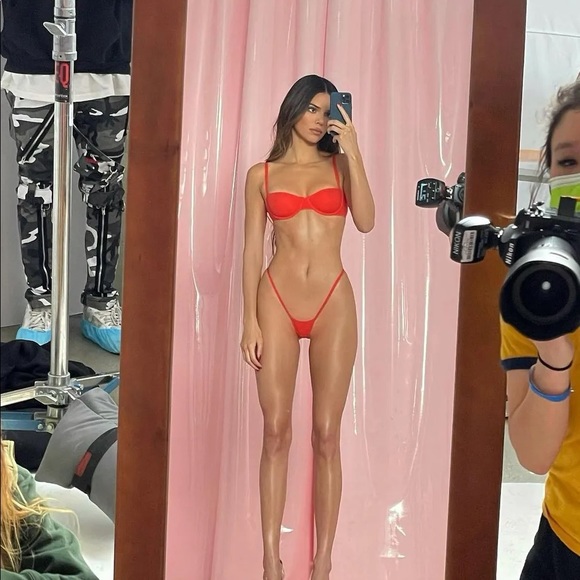 Skims Fits Everybody Micro Thong - Picture 3 of 6